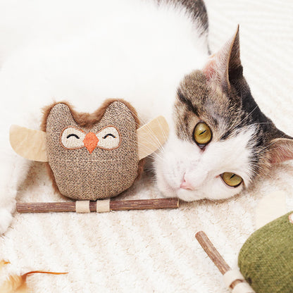 Silvervine Chew Stick with Feather Cartoon Cat Toy - Usage Scenario - FurryCircle   